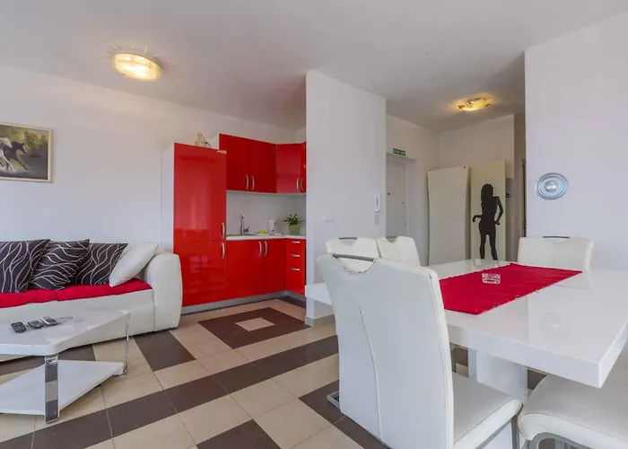 Apartament In 39062 *